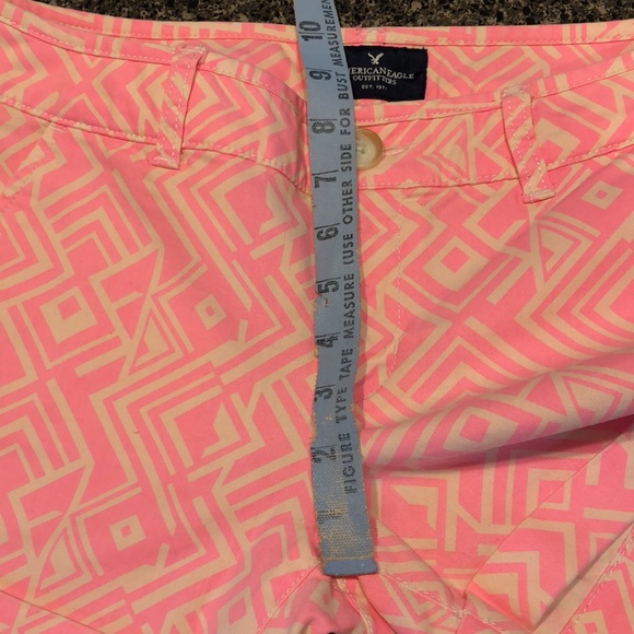 AEO pink geo print shorts w cuff size 4 - Picture 7 of 8